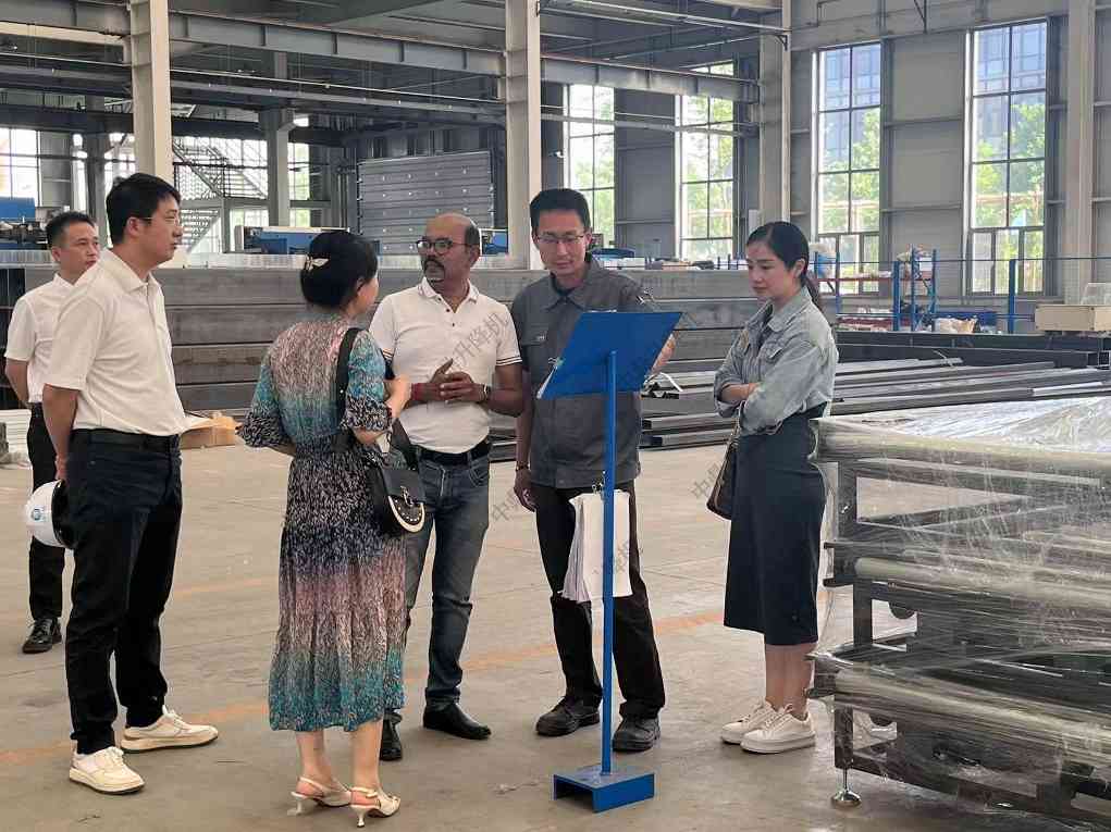 中鼎升降机械有限公司热烈欢迎印度客户来厂考察 2024-05-13(图2)
