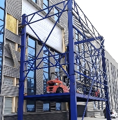 中鼎四柱90度进出口式提升机:创新设计引领垂直运输新风尚 2025-04-30(图1) 中鼎四柱90度进出口式提升机:创新设计引领垂直运输新风尚 2025-04-30(图1)