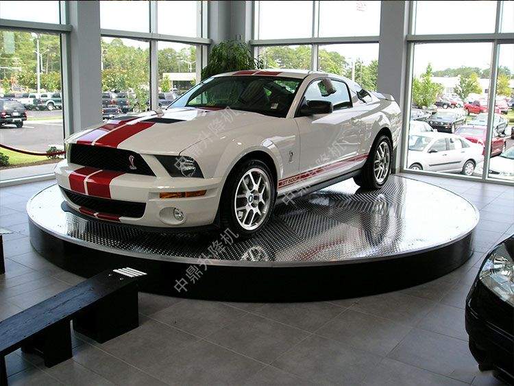 一台即焦点—汽车升降旋转展台 2025-11-28(图1)