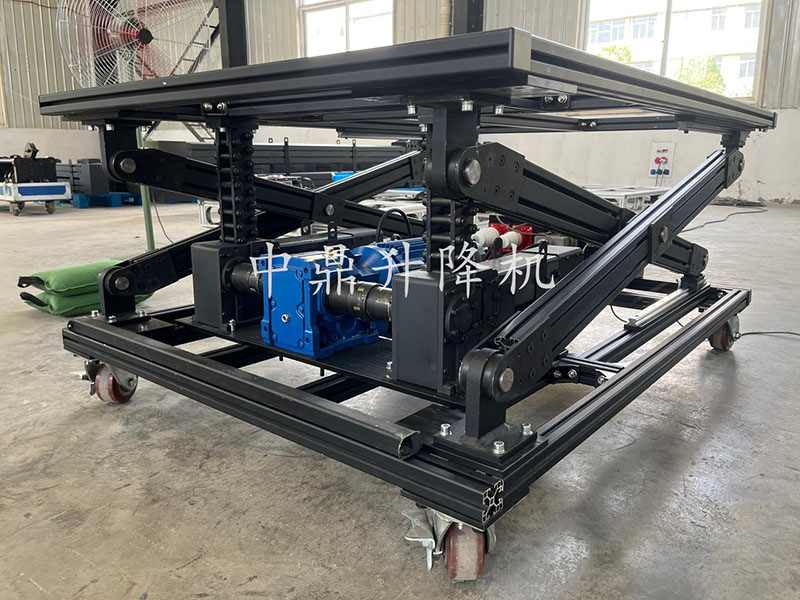 可移动刚性链升降平台：工业场景中的“灵活举重能手” 2025-09-28(图1)