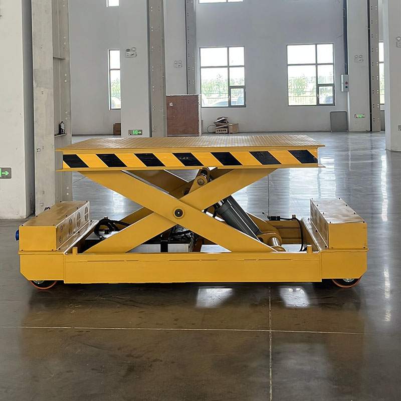 全向AGV搭载剪叉升降，解锁工业物流新姿势 2025-08-11