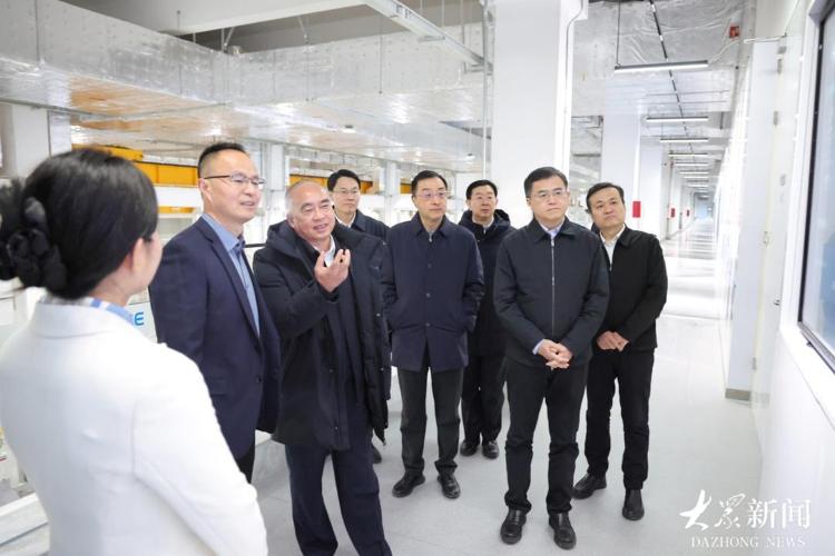 林武在济南调研(图1) 林武在济南调研(图1)