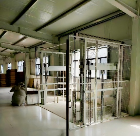 如何为您的仓库选购一台“称职”的货梯? 2025-06-23(图1) 如何为您的仓库选购一台“称职”的货梯? 2025-06-23(图1)