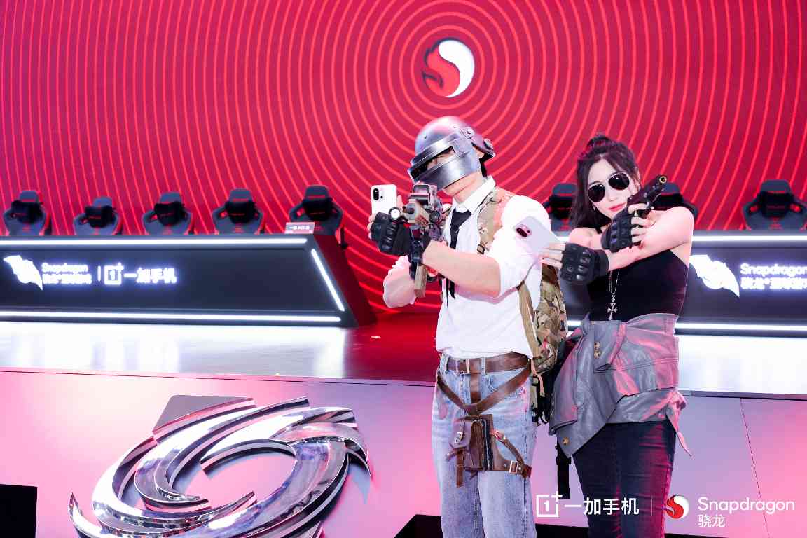 33.jpg 一加高调亮相 2025 ChinaJoy,四大游戏体验区燃炸全场(图4)