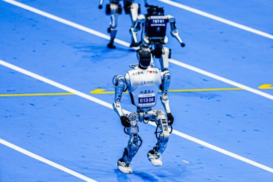 产业“链”上的中国“第五城”|链上济南项新行(图3)