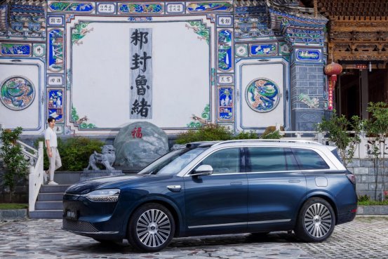 稳坐50万级销冠！问界M9重新定义豪华出行新标杆