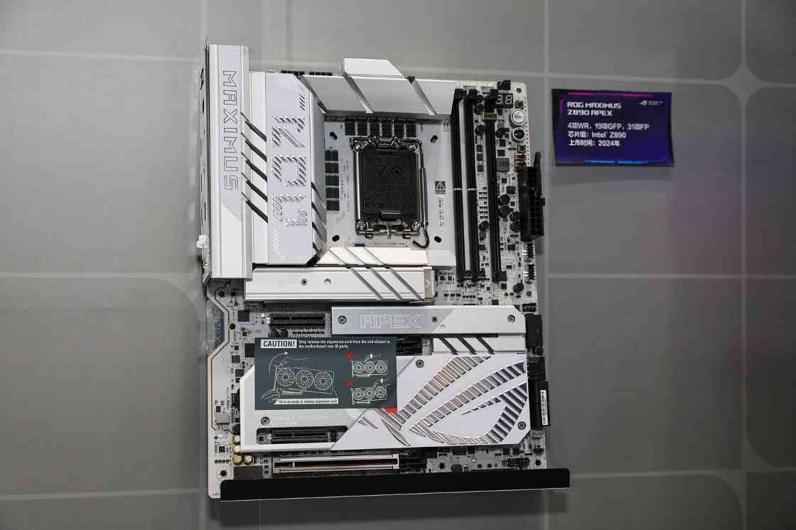 BW2025 华硕主板背置&超频双赛道大放异彩(图4)