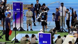 夺冠!「星动纪元」星动L7斩获首届世界人形机器人运动会跳高第一名!(图2) 夺冠!「星动纪元」星动L7斩获首届世界人形机器人运动会跳高第一名!(图2)