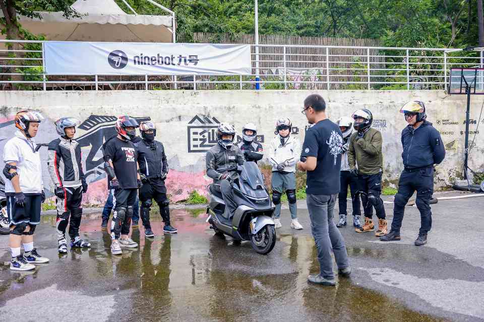 行业首创！九号安驾学院联动交警部门构建安全驾驶全新生态(图2)