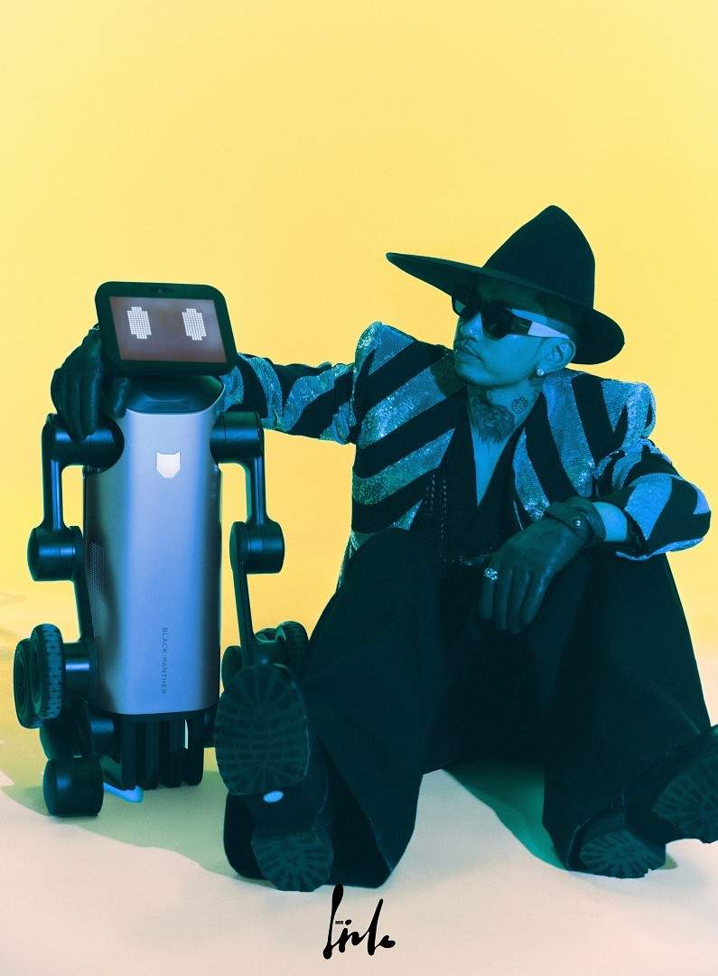 “未来家庭智能体BAOBAO”全球首秀！ 镜识科技携三款尖端机器狗亮相2025世界机器人博览会(图6)