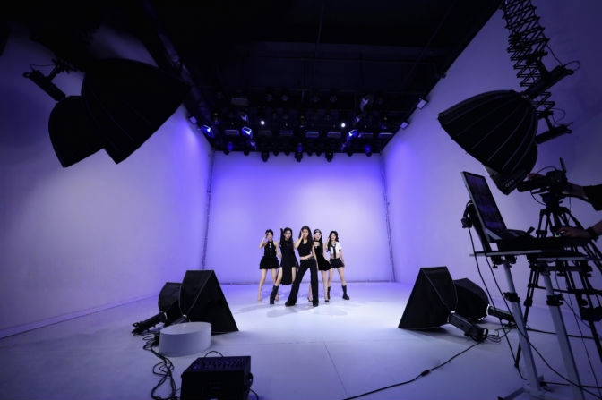 广电标准打造明星感团播：“佳直播”携手麦浪传媒突破内容质感(图1)