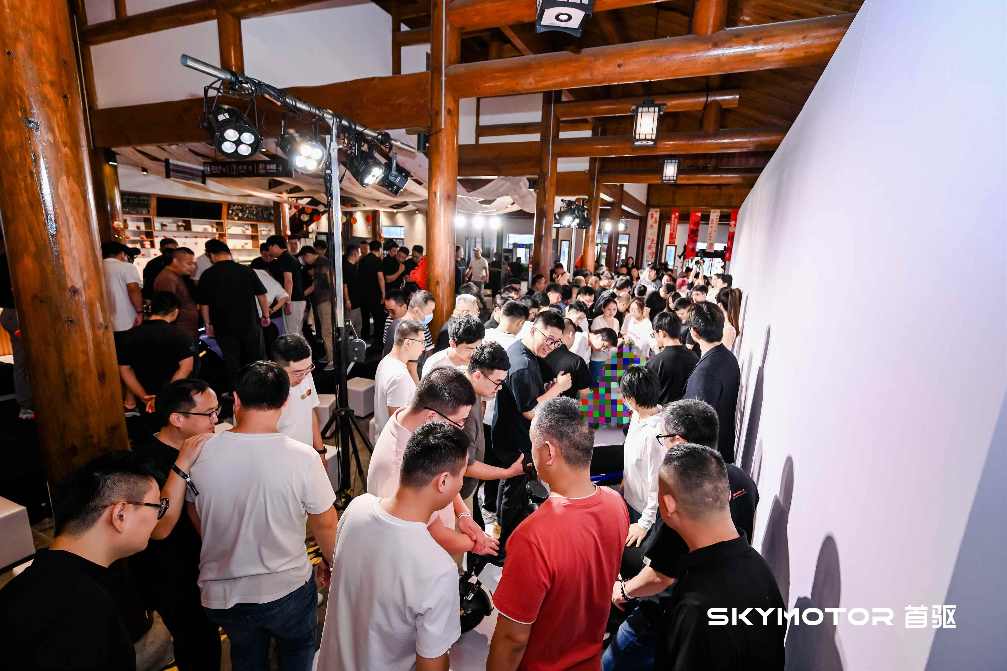 首驱科技多款新车硬核亮相，携手梦想投资人共创出行蓝图(图6)