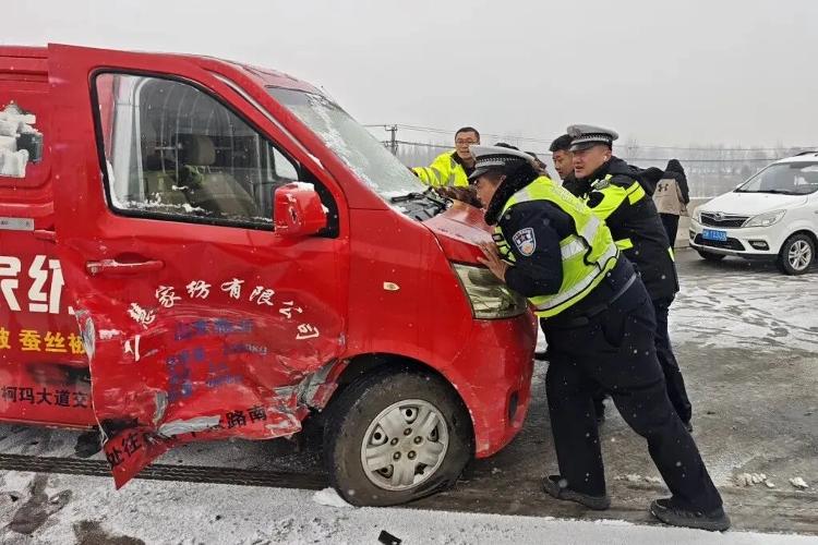 外交部发言人毛宁点赞山东交警！(图11)