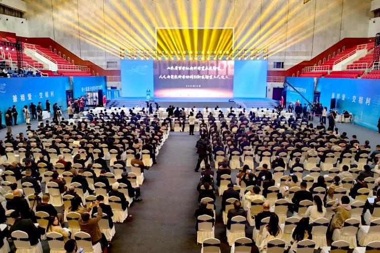 直播间里闯关，解锁墨班科创密码(图2)