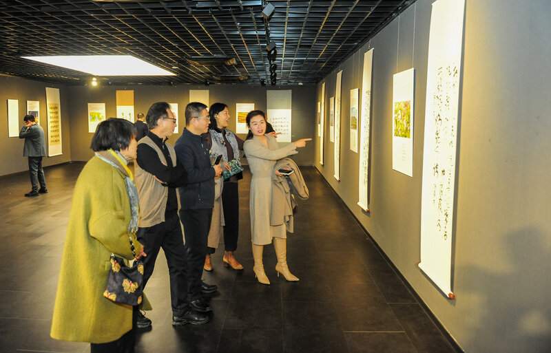 高原壮美格桑红 笔墨光影颂华章——朱崇昌诗词书法摄影展隆重开幕(图7)