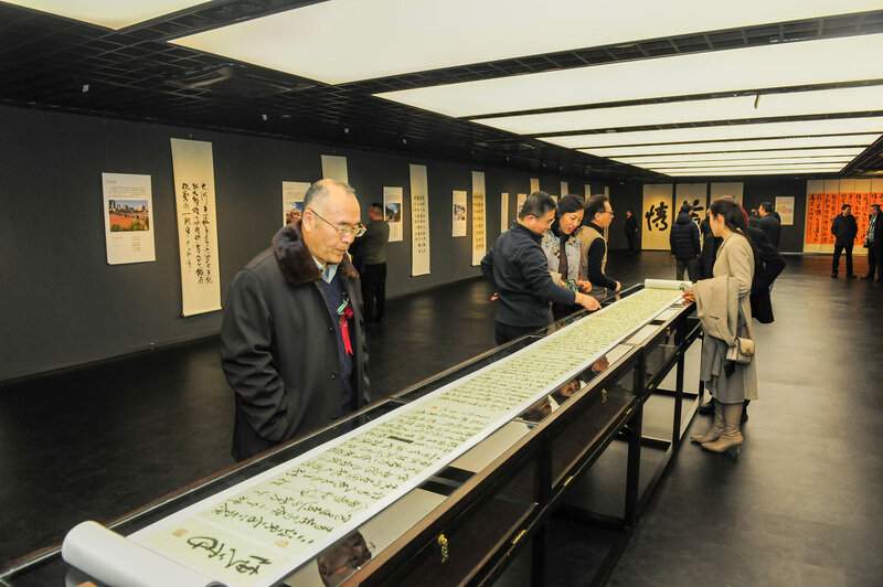 高原壮美格桑红 笔墨光影颂华章——朱崇昌诗词书法摄影展隆重开幕(图10)